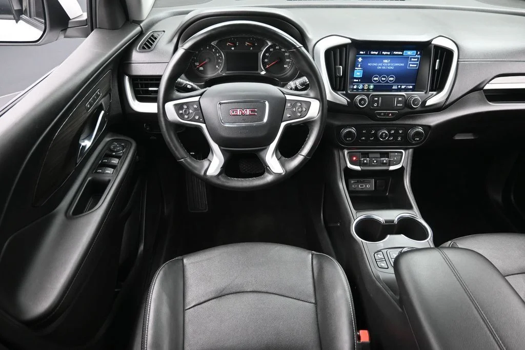 Used 2023 White GMC SLT image 17