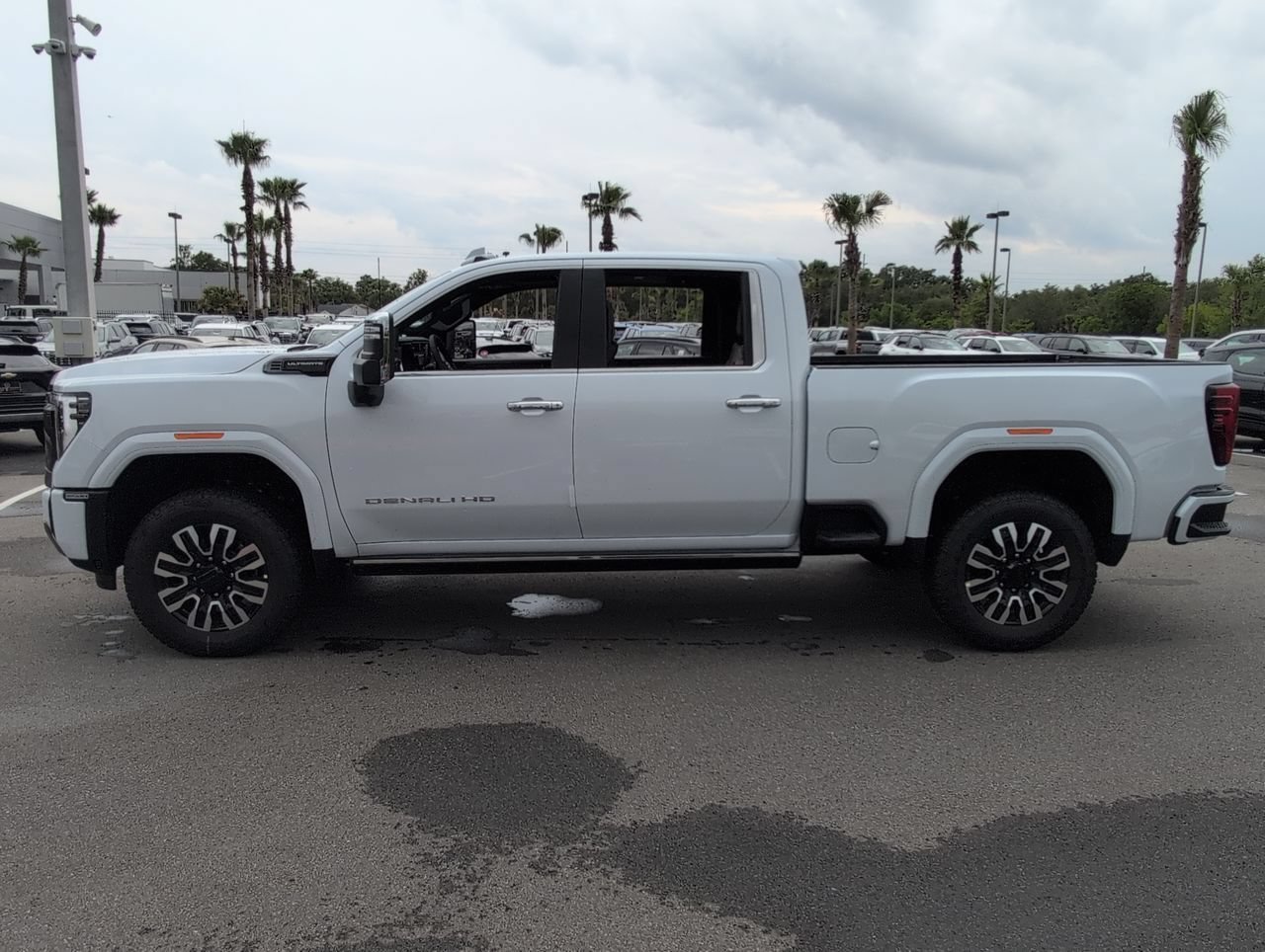 New 2026 Glacier White Tricoat GMC Denali Ultimate image 5