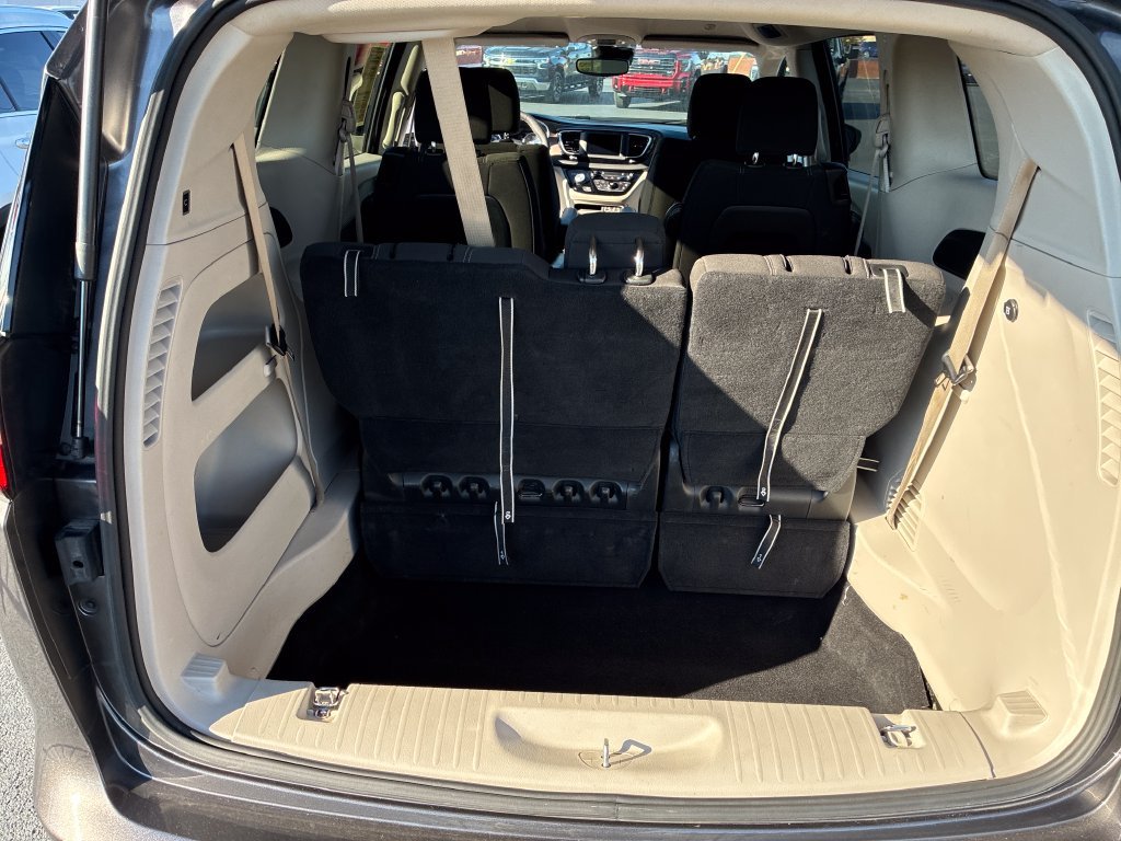 Used 2023 Gray Chrysler LX image 20
