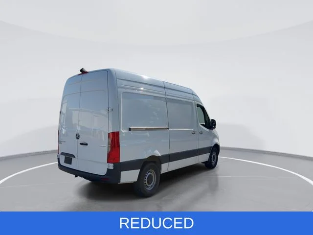 Used 2025 White Mercedes-Benz Cargo 144 WB image 8