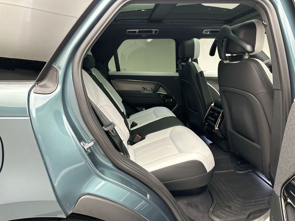 Used 2025 Giola Green Metallic Land Rover Dynamic SE image 6
