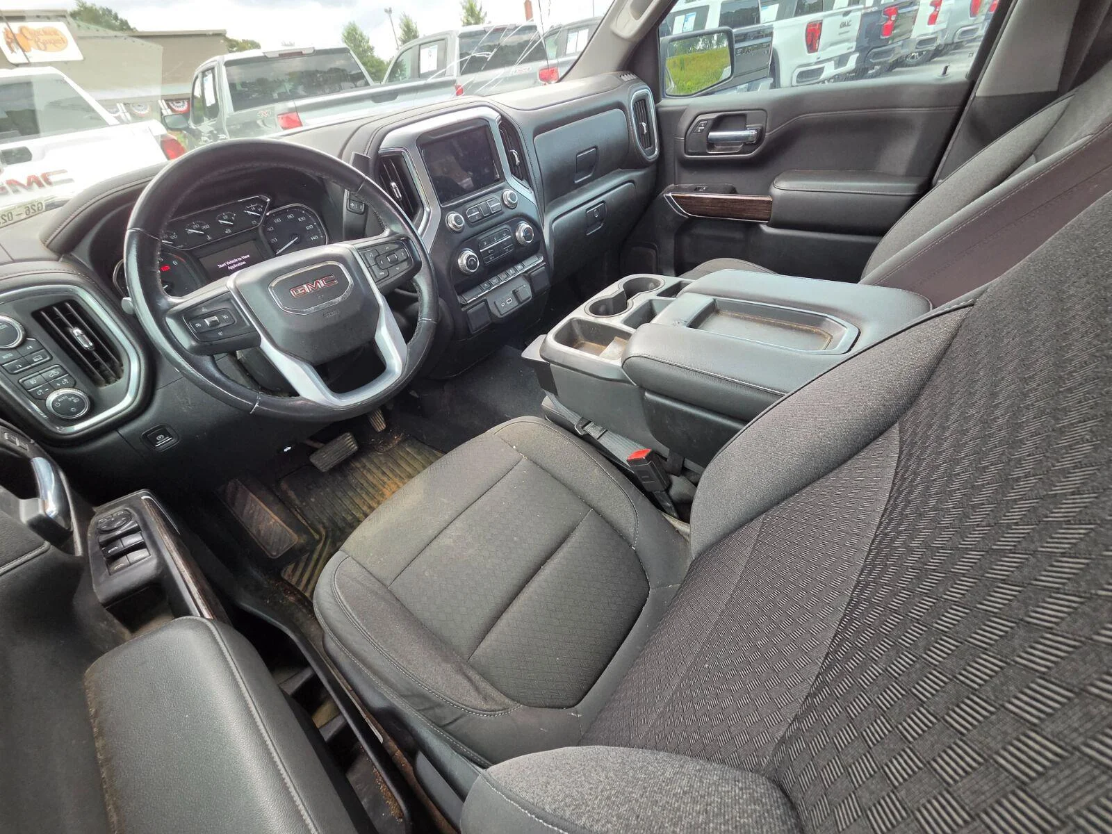 Used 2020 ONYX BLACK GMC Elevation image 10