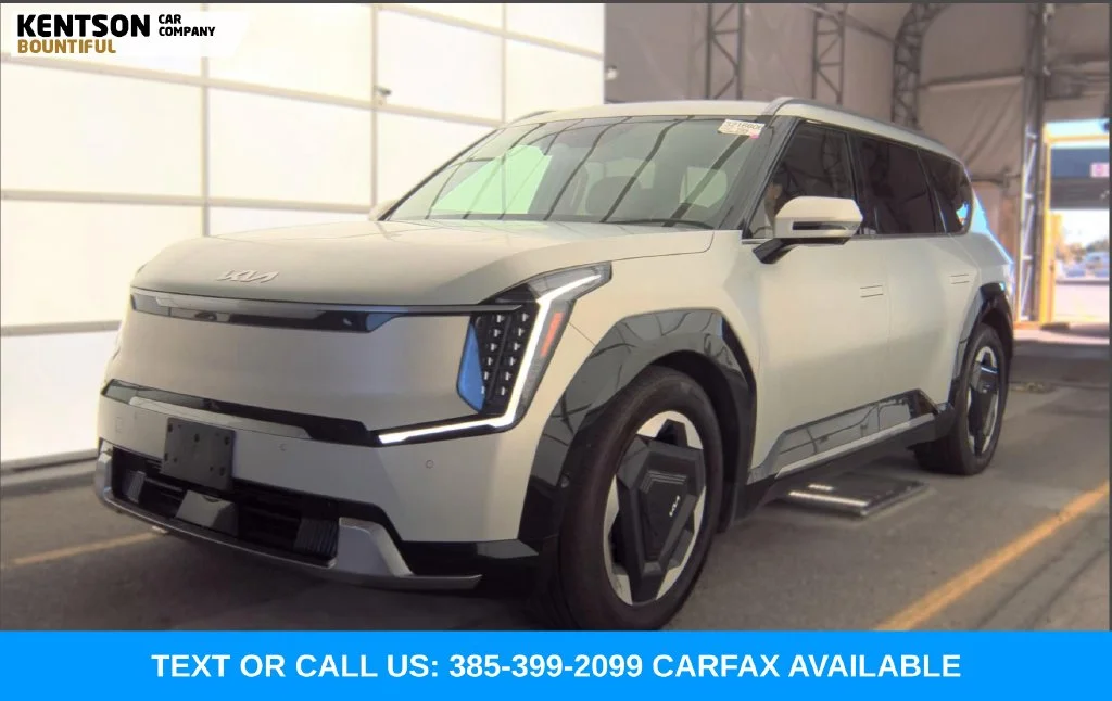 Used 2024 White Kia Land image 1