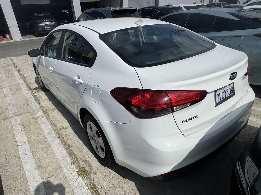 Used 2017 White Kia LX image 3