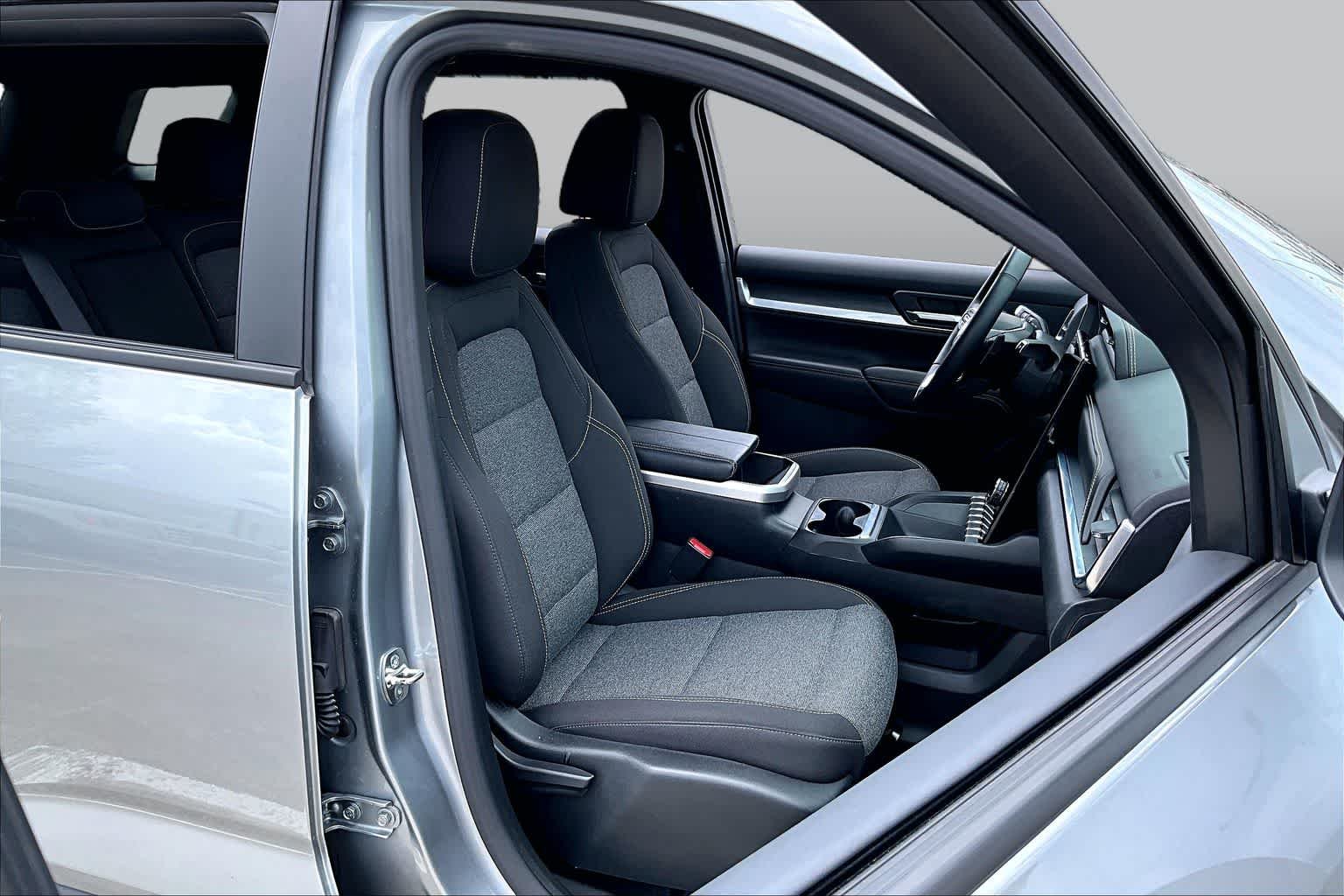 Used 2025 Sterling Metallic GMC FWD Elevation image 8