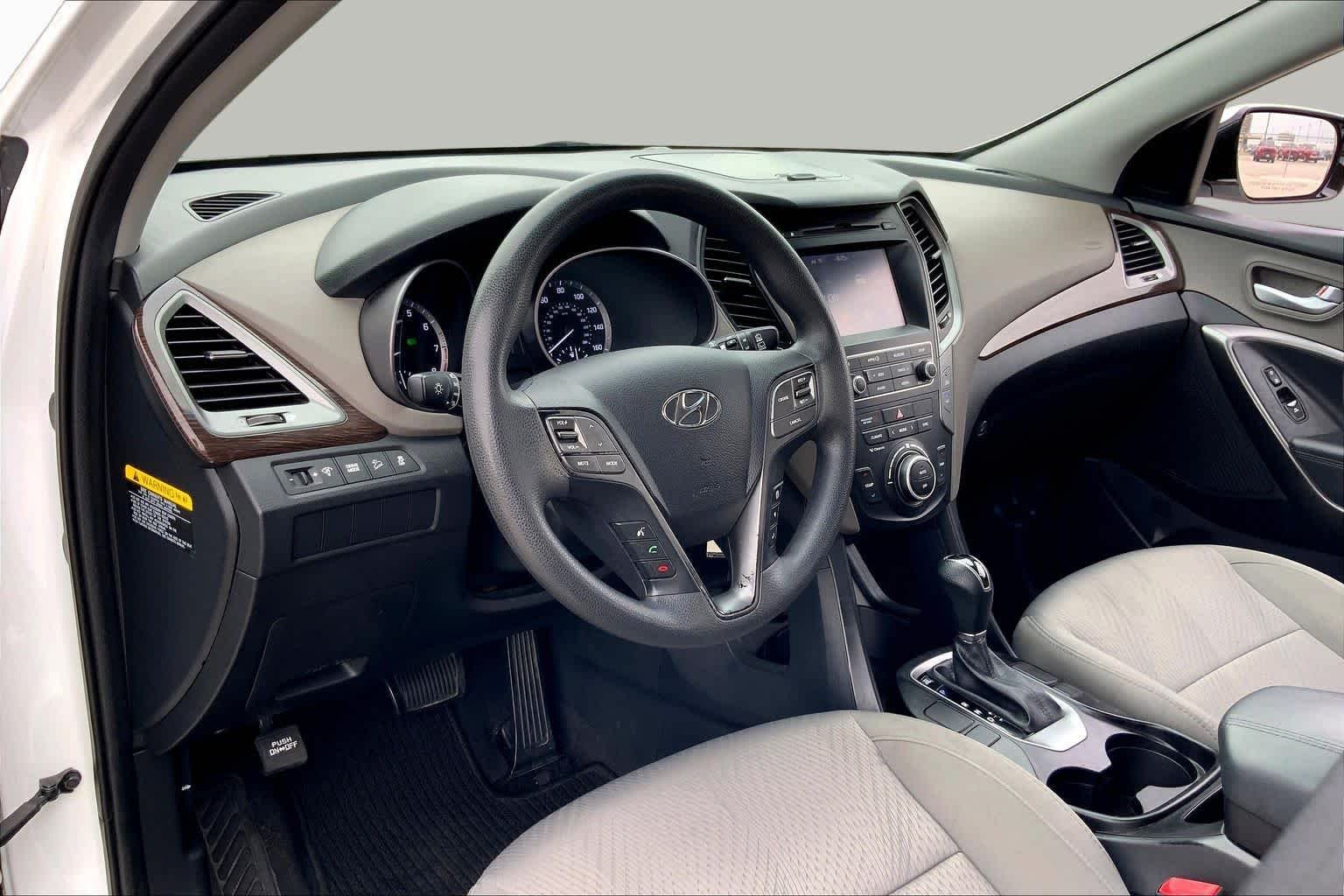 Used 2017 Frost White Pearl Hyundai 2.4L image 17