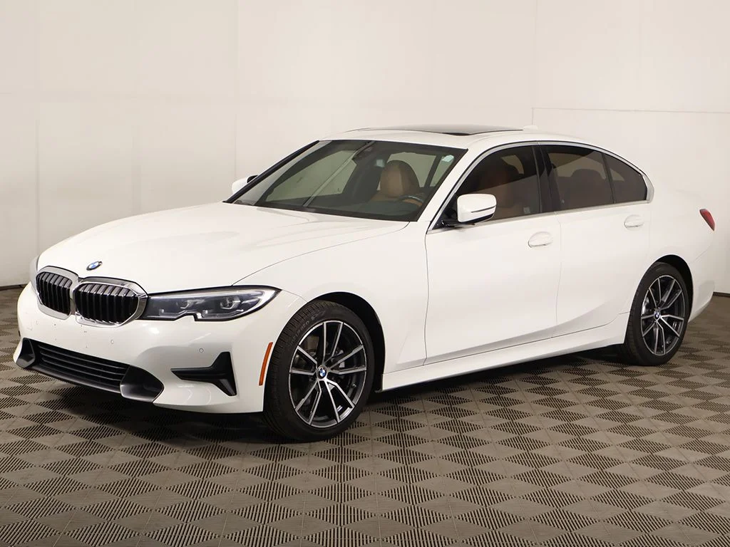 Used 2020 White BMW 330i xDrive image 9