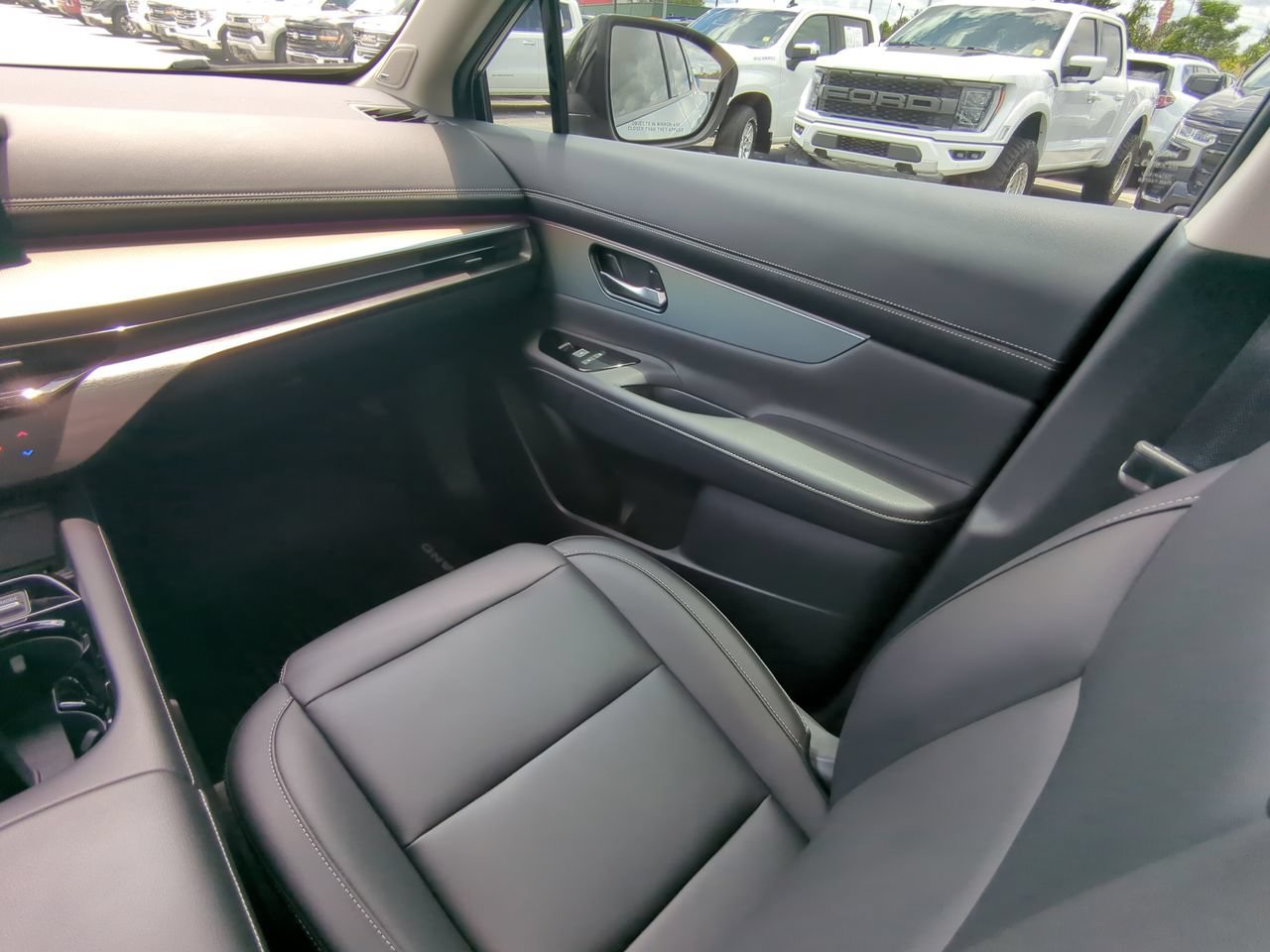 Used 2025 Gun Metallic [gray] Nissan SL image 16