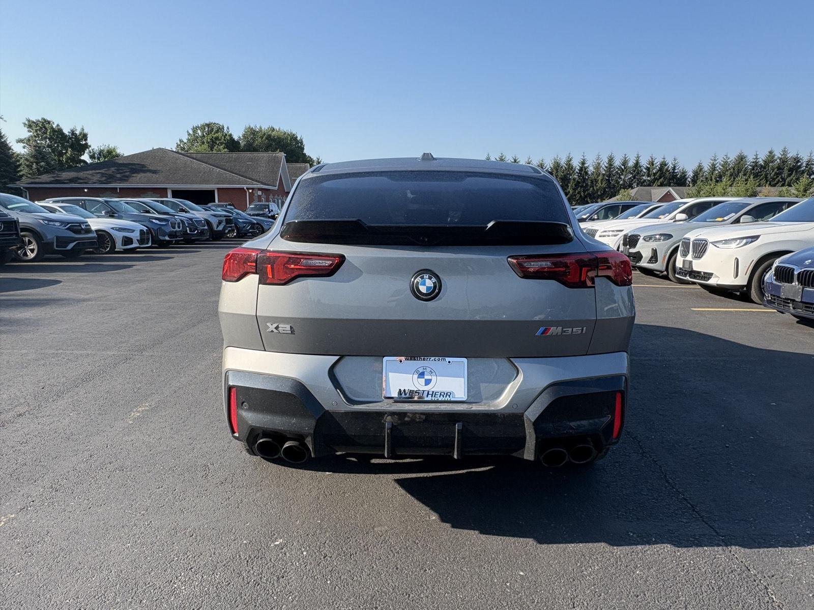 Used 2025 Skyscraper Grey Metallic BMW M35i image 4