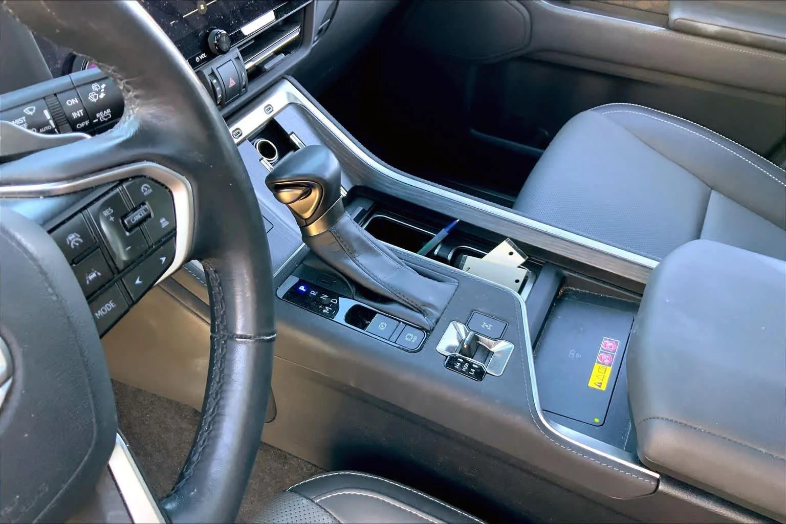 Certified Used 2024 CAVIAR Lexus Premium+ image 17