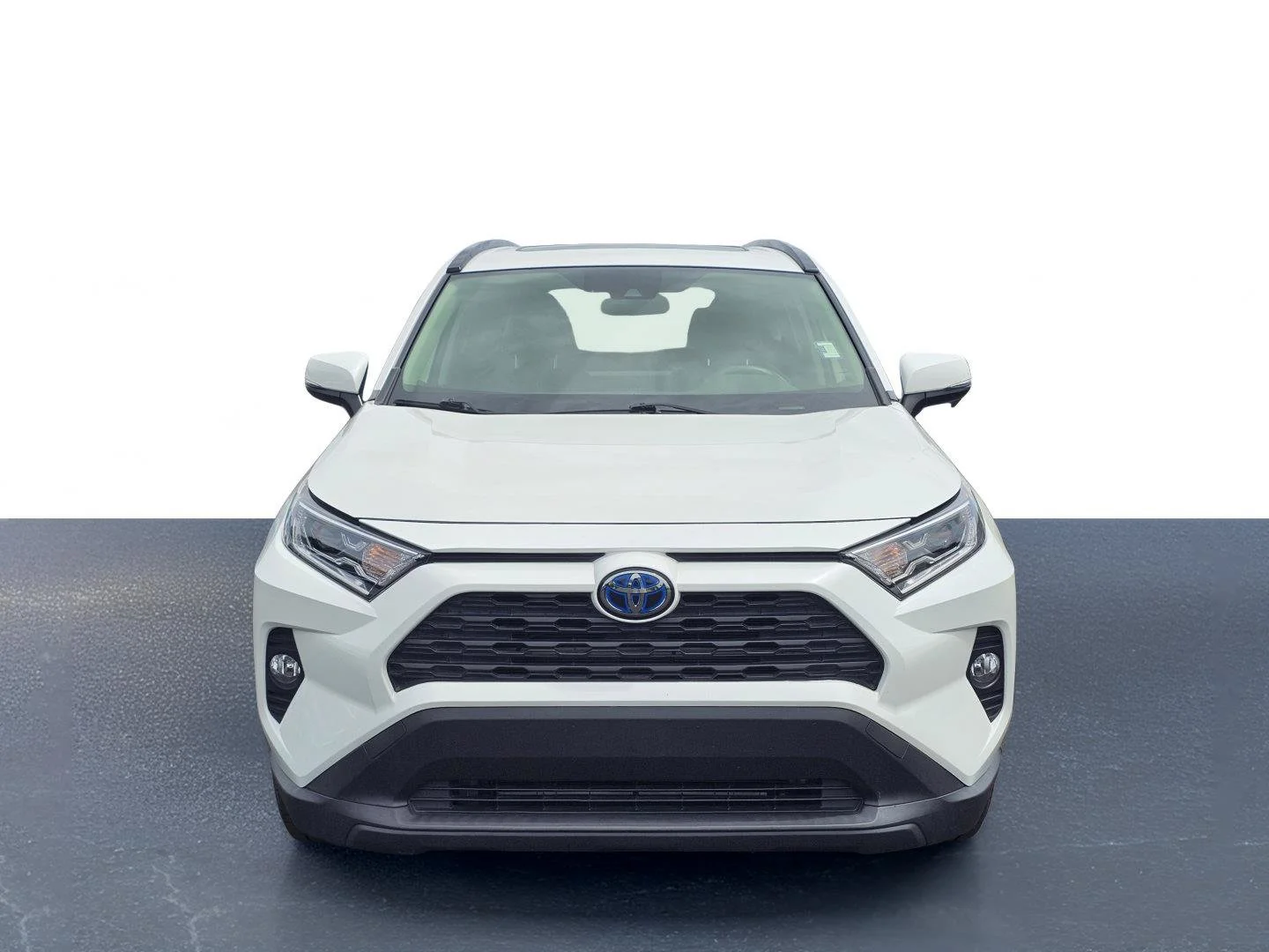 Used 2021  Toyota Hybrid LE image 3