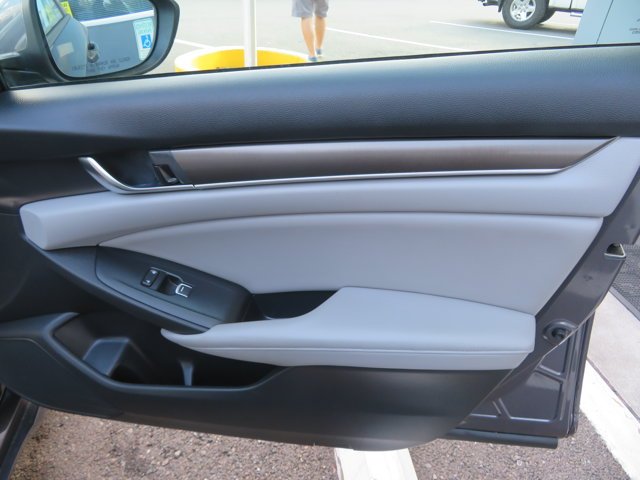 Used 2018 Modern Steel Metallic Honda LX 1.5T image 10