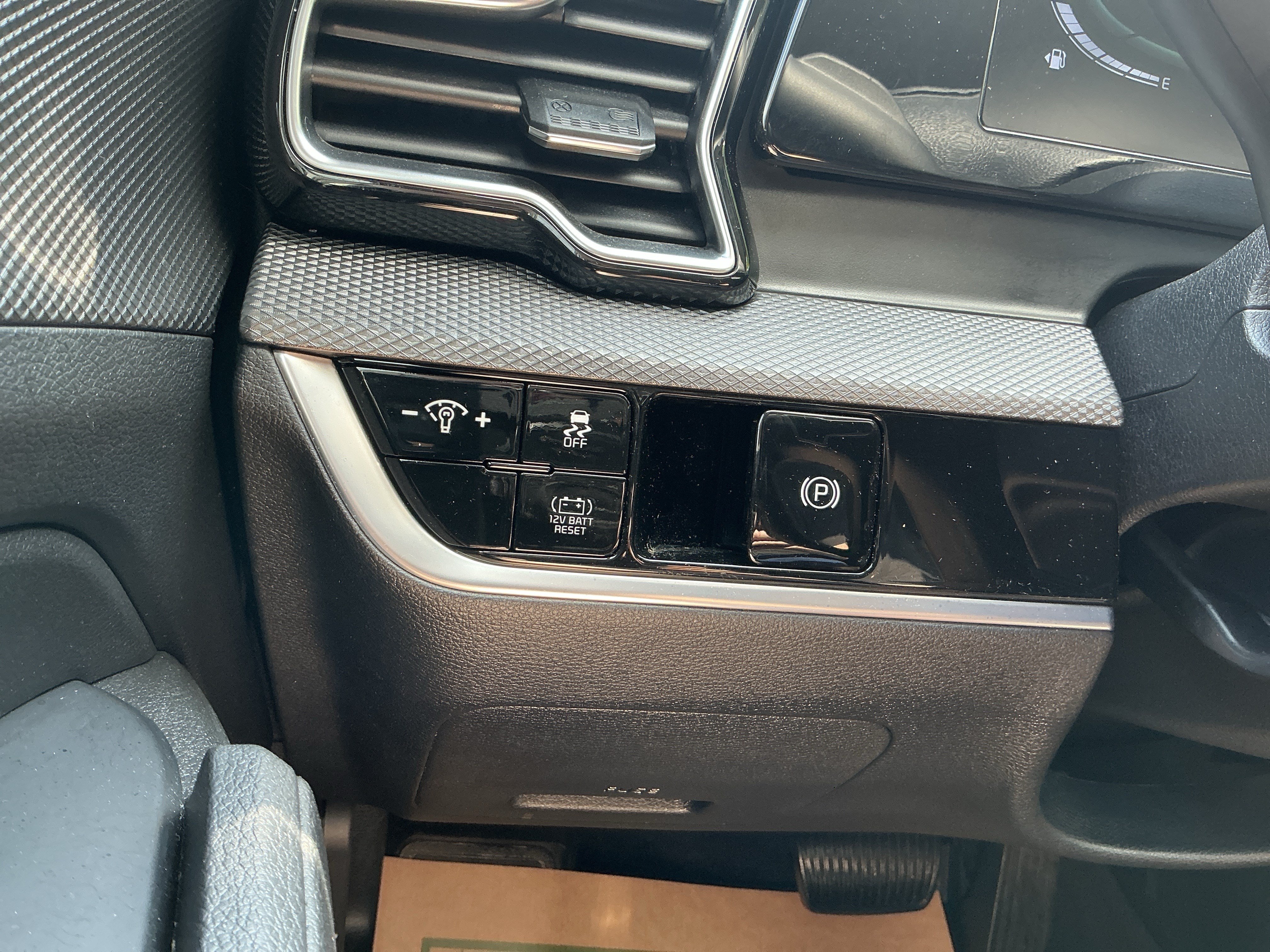 Certified Used 2023 Steel Gray Kia LX image 20