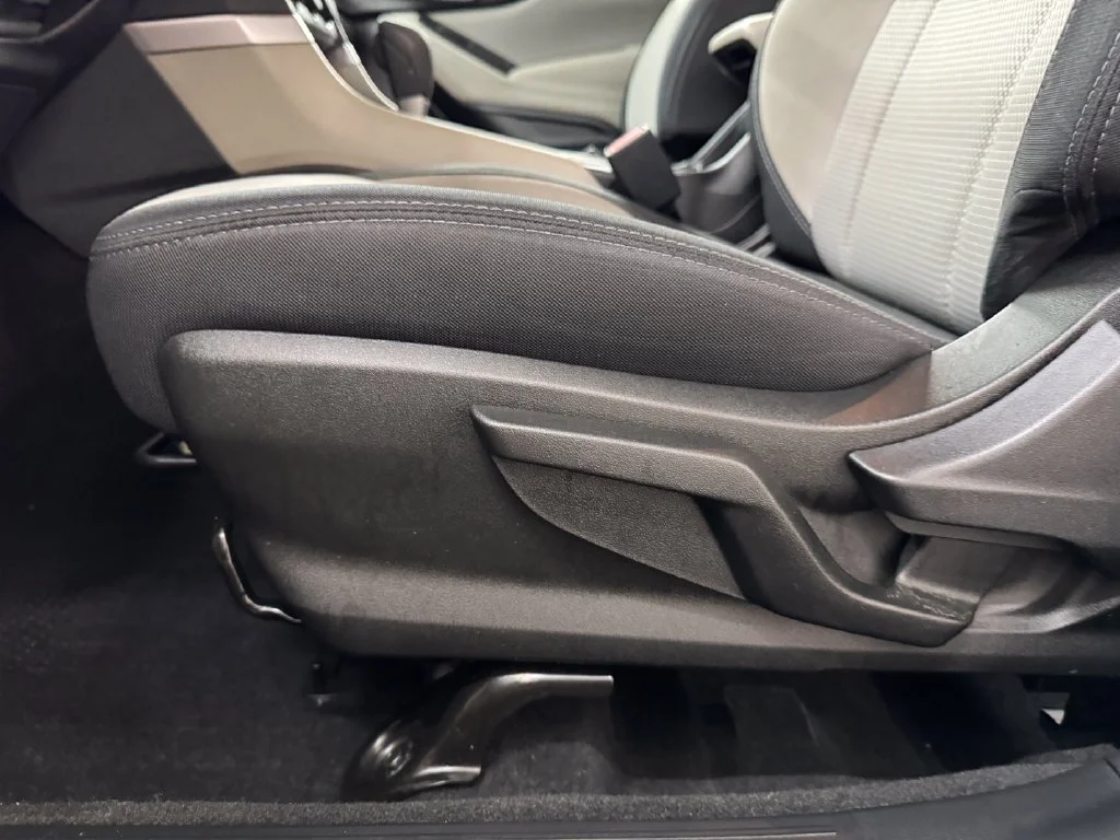 Used 2021 White Subaru Base image 15