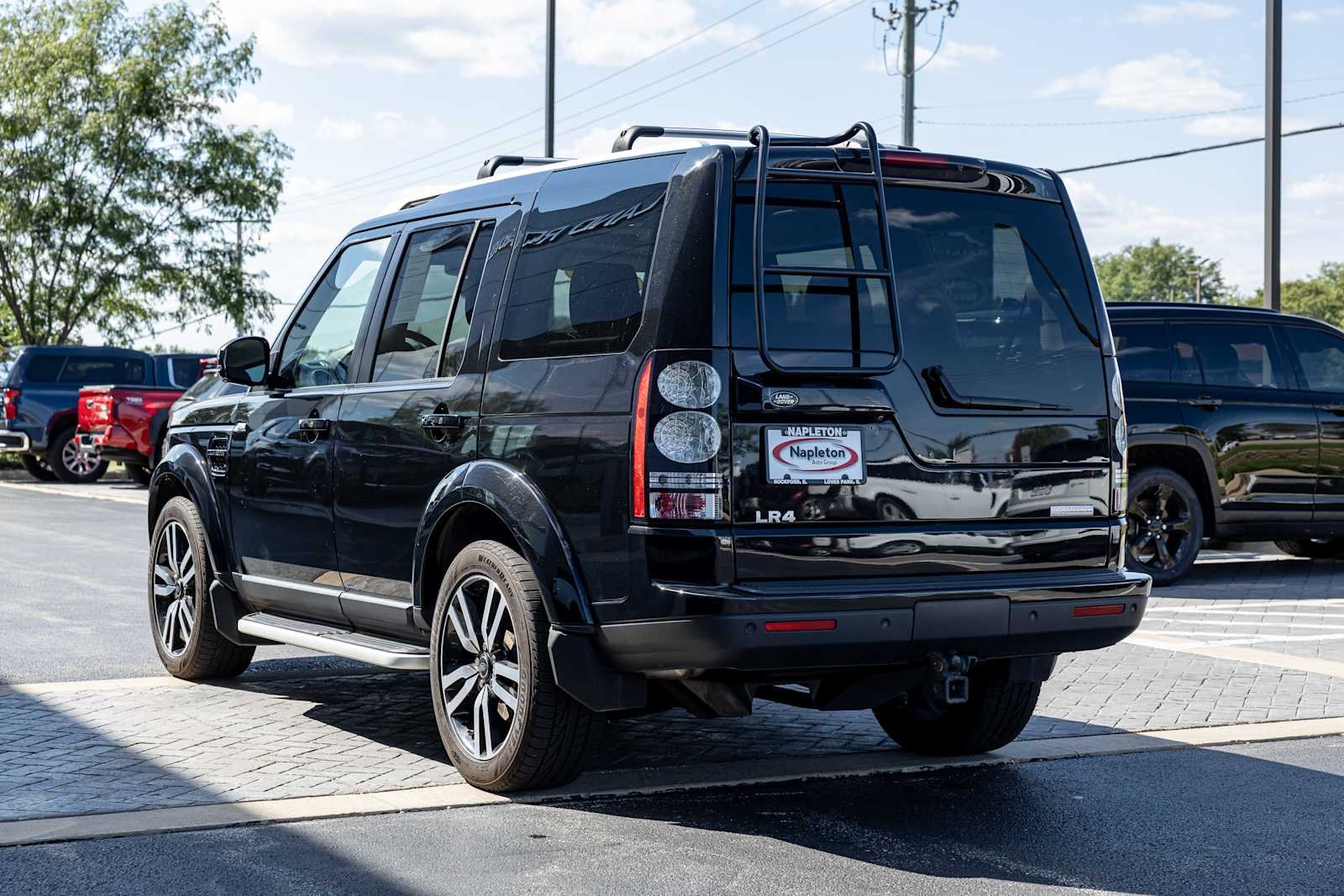 Used 2016 Santorini Black Metallic Land Rover HSE LUX Landmark Edition image 5