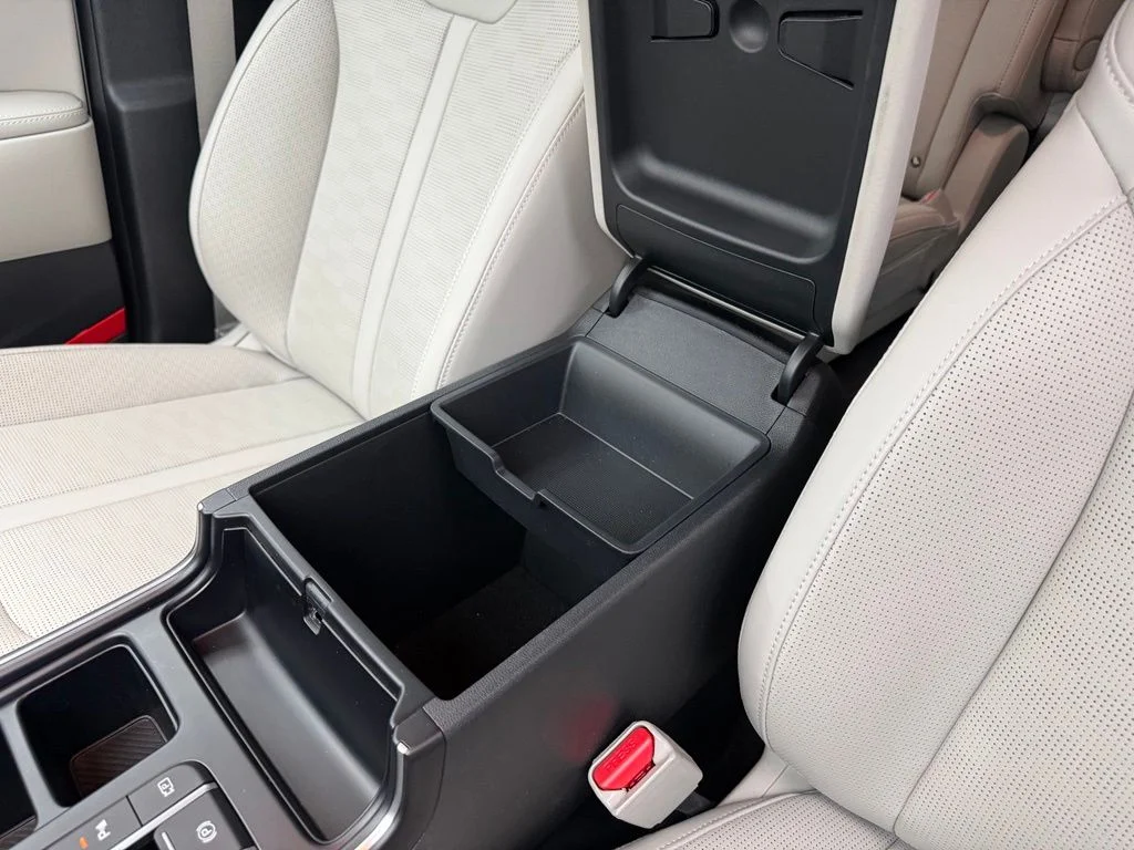 Used 2025 White Kia EX image 27