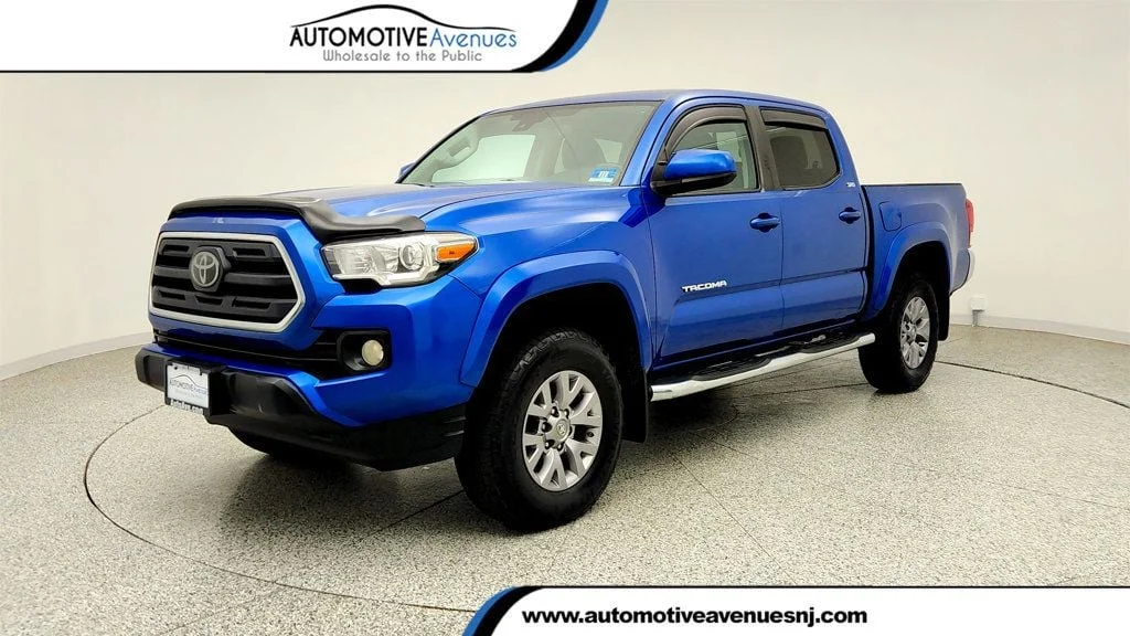 2018 Toyota Tacoma SR5 Double Cab 4x4 V6 Auto Short Bed's photo