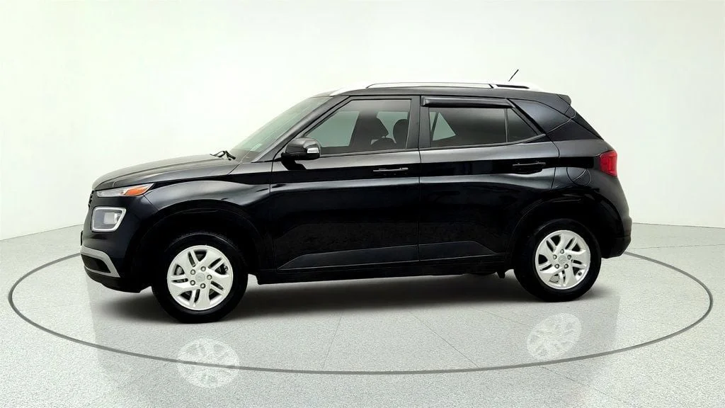 Used 2023 Black Noir Pearl Hyundai SEL IVT image 8