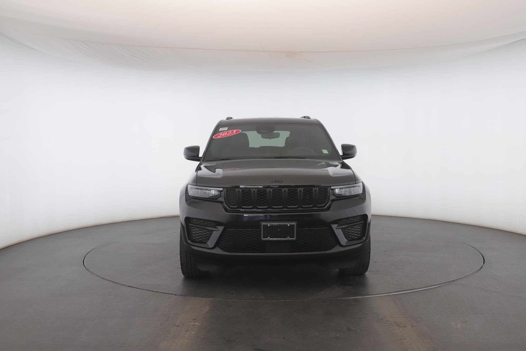 Used 2023 Diamond Black Crystal Pearlcoat Jeep Altitude 4x4 image 22