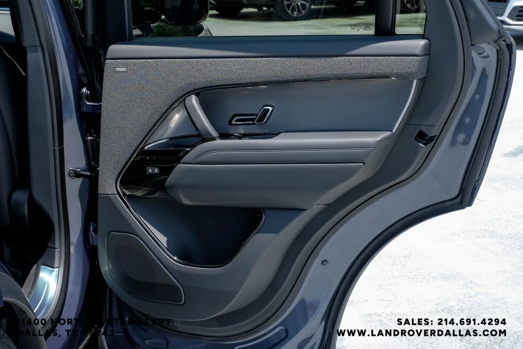 New 2026 Varesine Blue Metallic Land Rover Dynamic SE image 51
