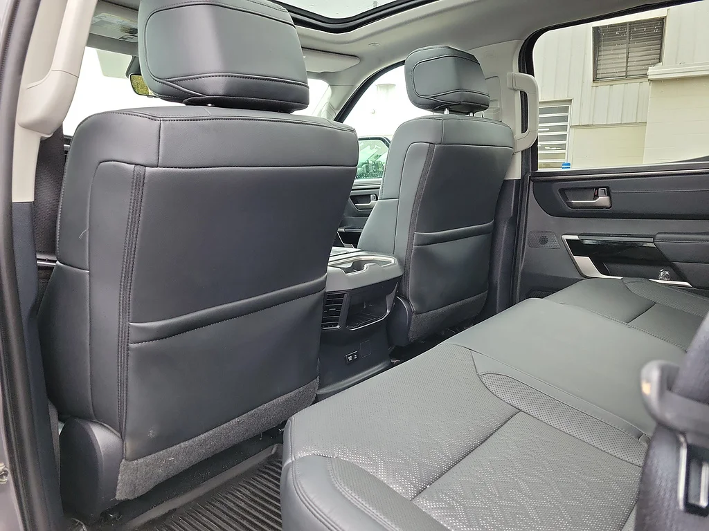 2024 Toyota Tundra 4WD Limited, photo 11 of 12