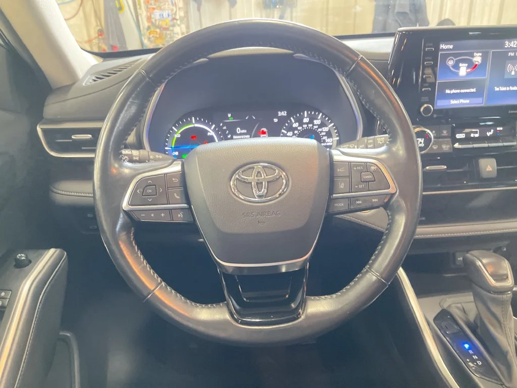 Used 2021  Toyota XLE image 26