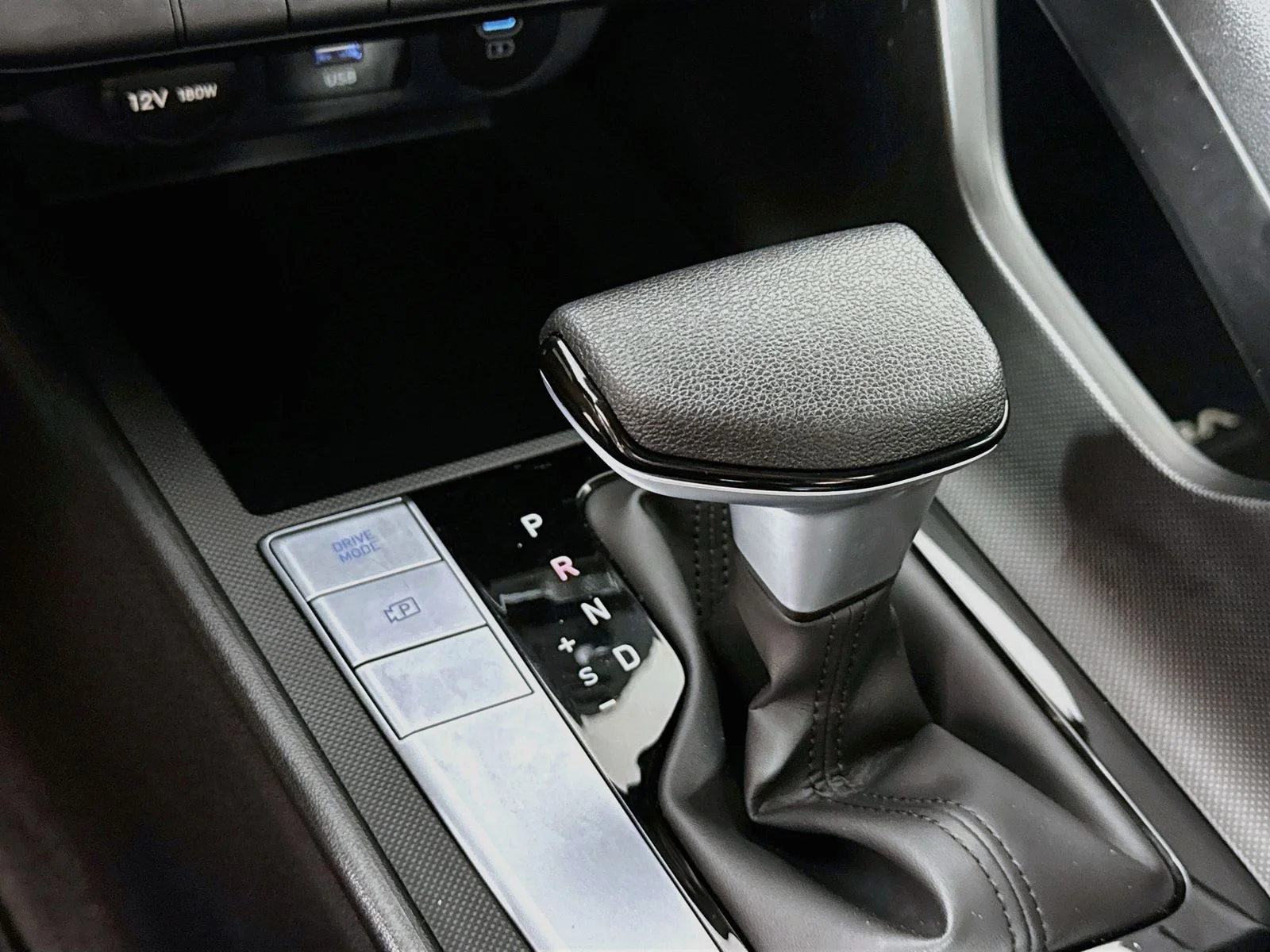 Used 2024 Blue Hyundai SE image 16