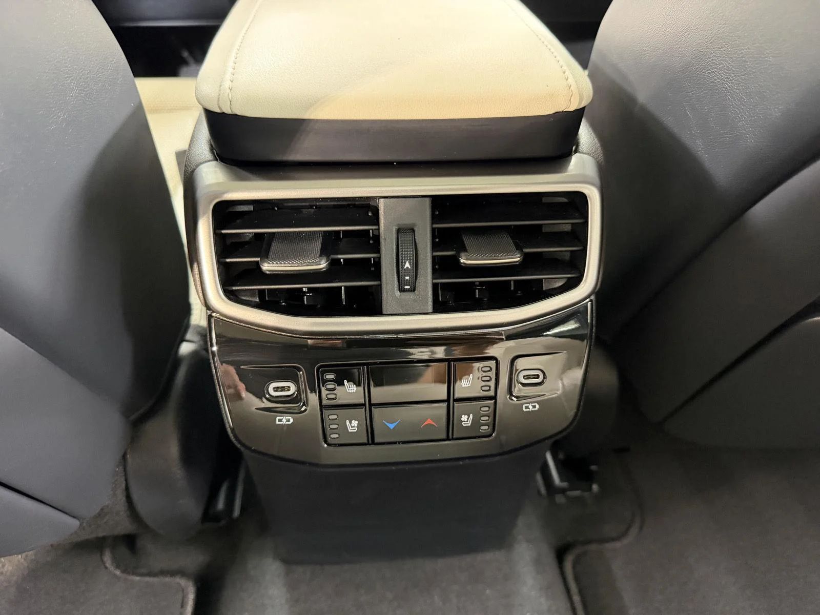 Used 2023 Nori Green Pearl Lexus RX 350 Luxury image 40