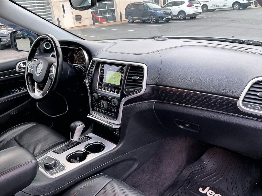 Used 2018 Billet Silver Metallic Clearcoat Jeep Summit image 14
