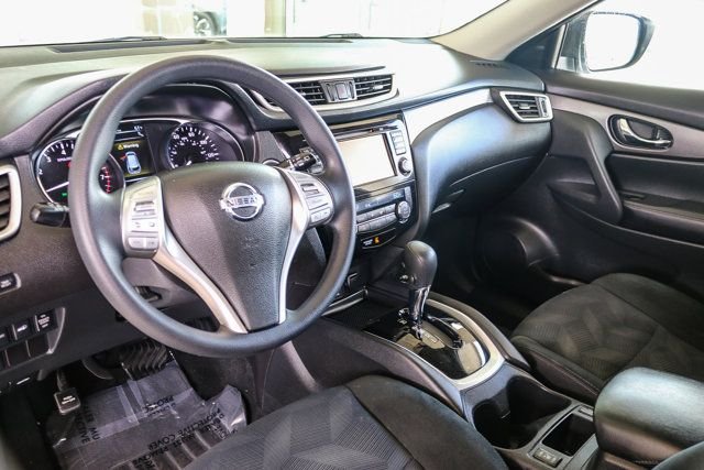 Used 2016 White Nissan SV image 24