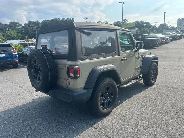 Used 2022  Jeep Sport image 3