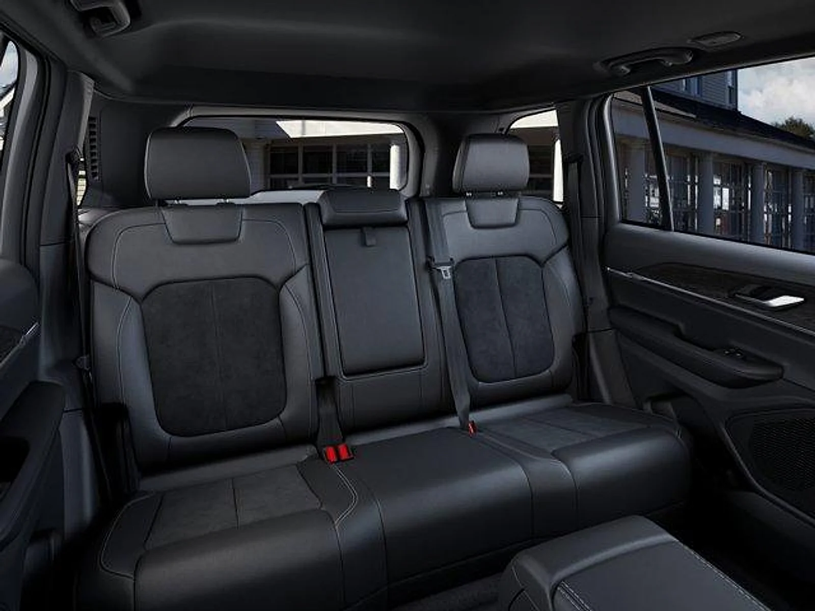 New 2026 Diamond Black Crystal Pearl-Coat Exterior Paint Jeep Altitude 4x4 image 15