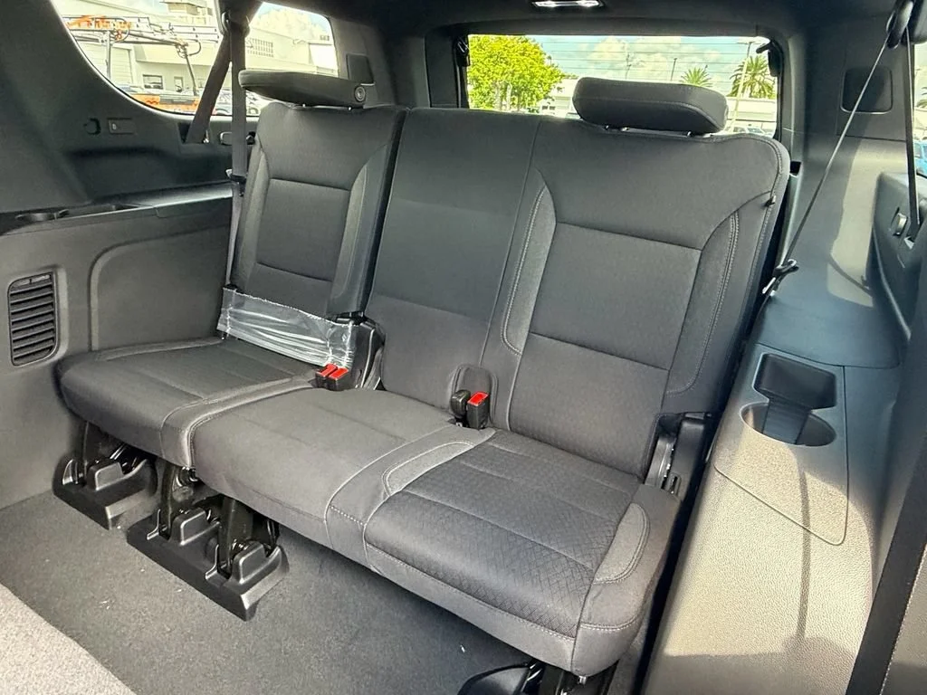 2026 Chevrolet Suburban LS - Photo 11