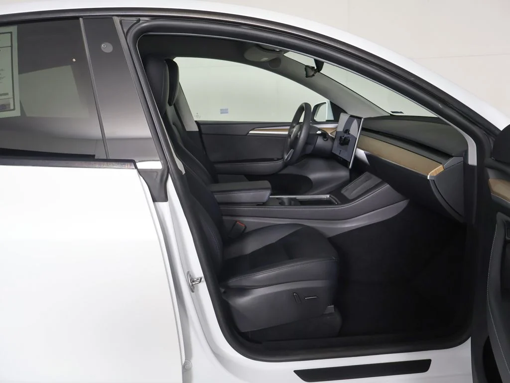 Used 2023 White Tesla Long Range image 32