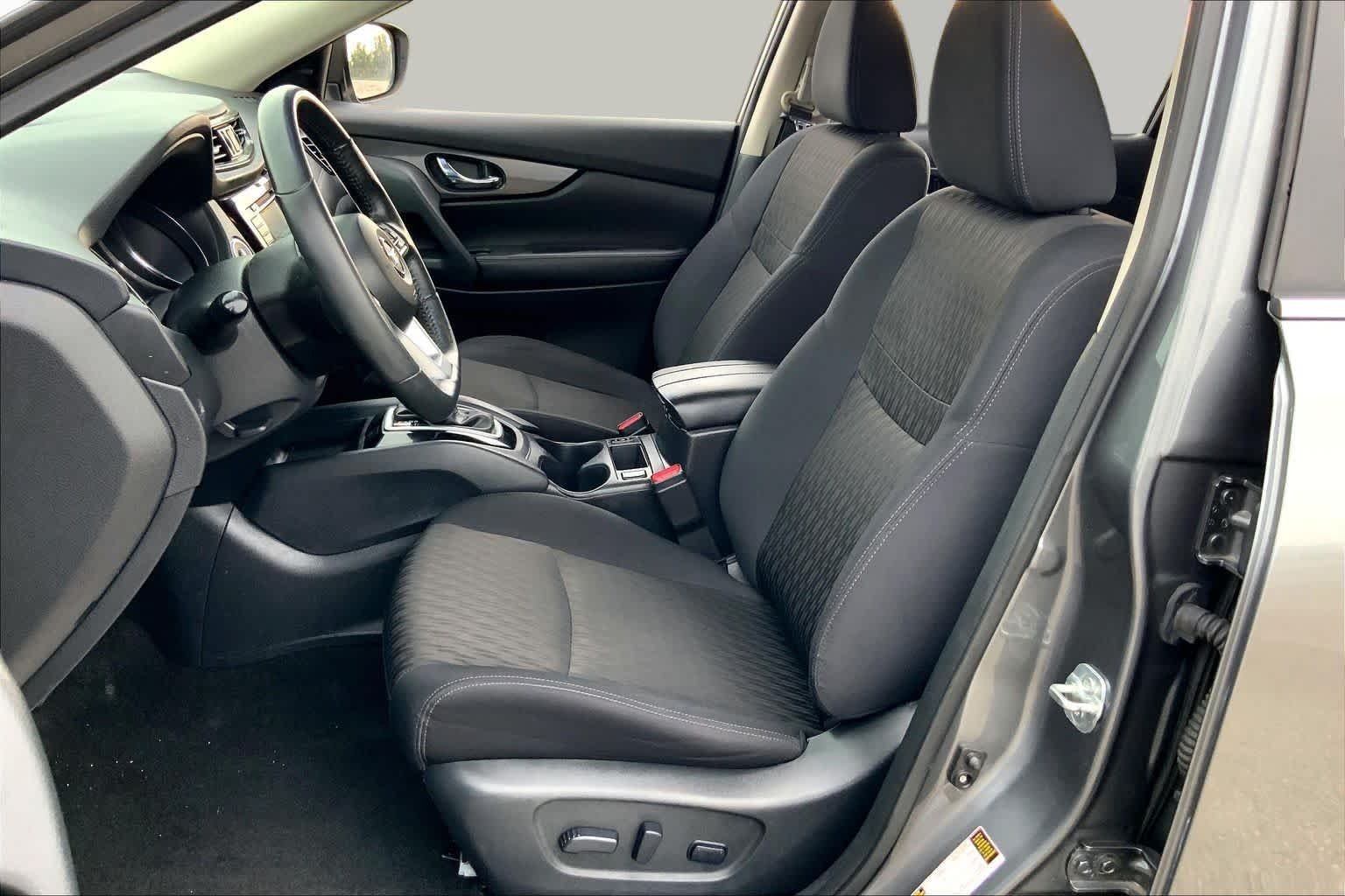 Used 2018 Gun Metallic Nissan SV image 8