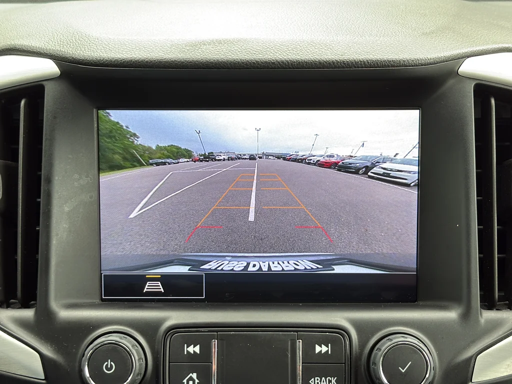 Used 2023 Silver GMC SLE image 23
