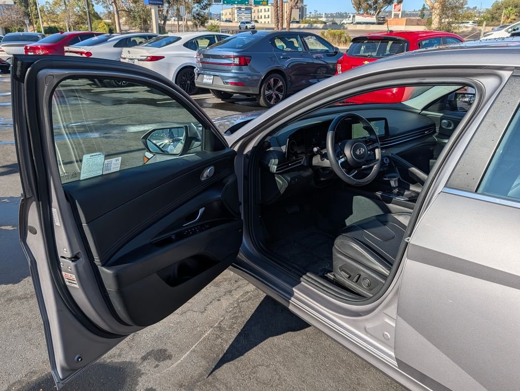 2024 Hyundai Elantra Limited - Photo 33