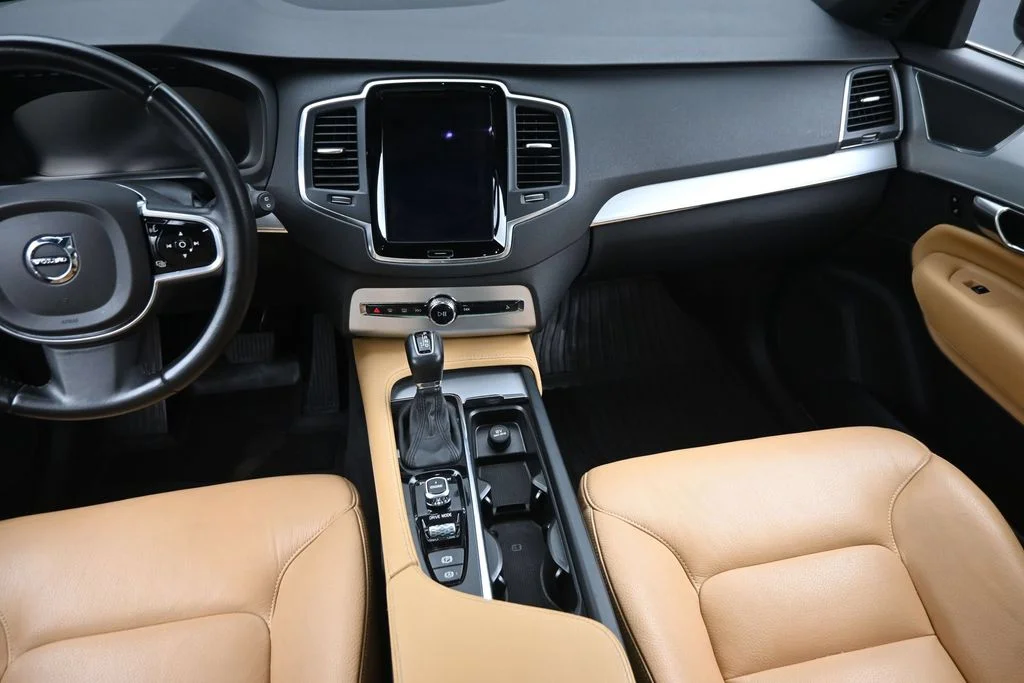 Used 2017 Blue Volvo T6 Momentum image 16