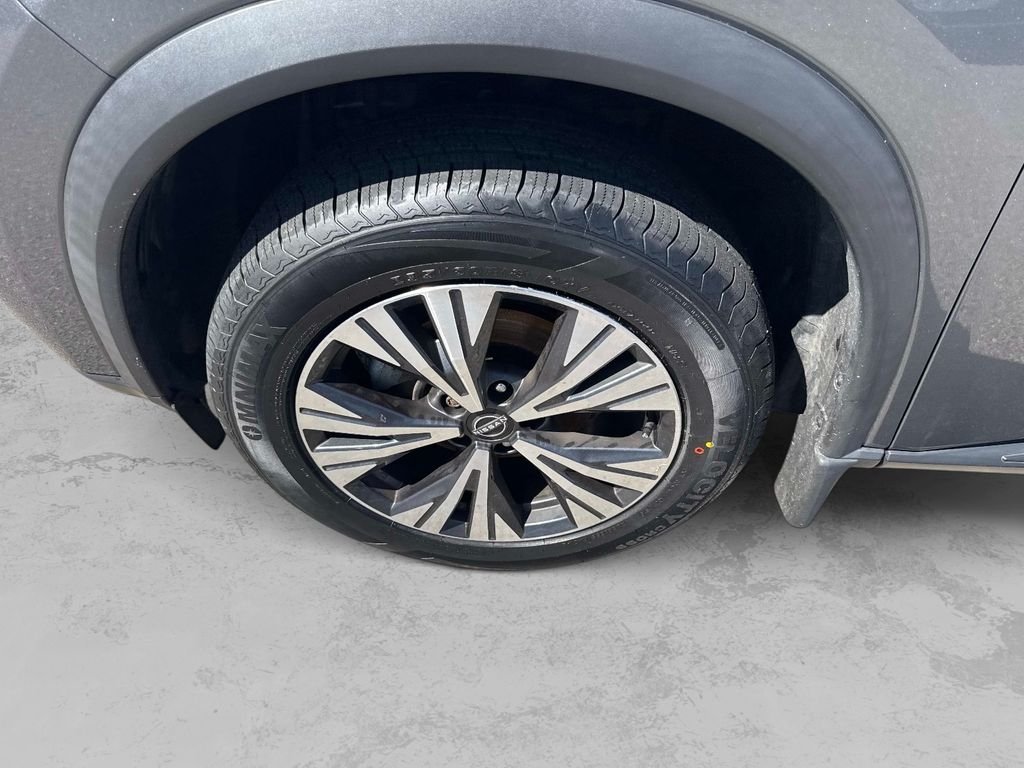 Used 2023 Gray Nissan SV image 12