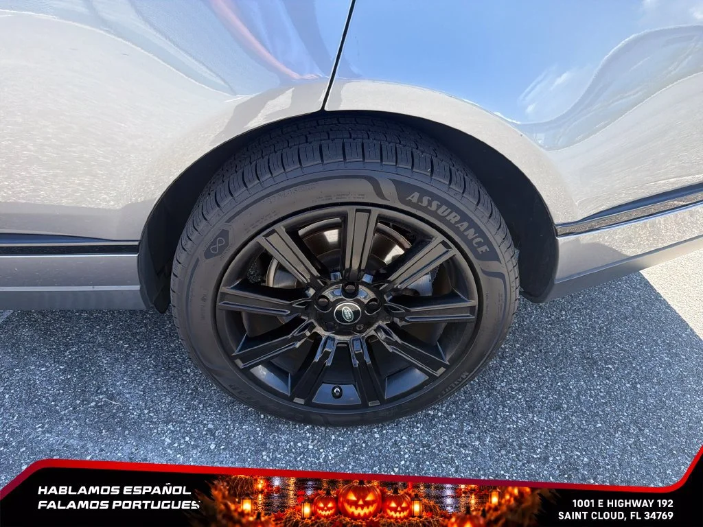 Used 2021 Gray Land Rover SWB image 11