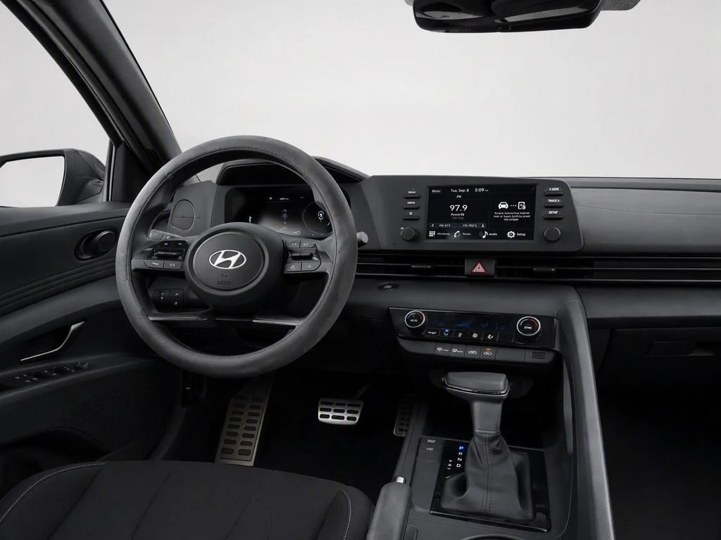 Used 2025 Red Hyundai SEL Sport image 21