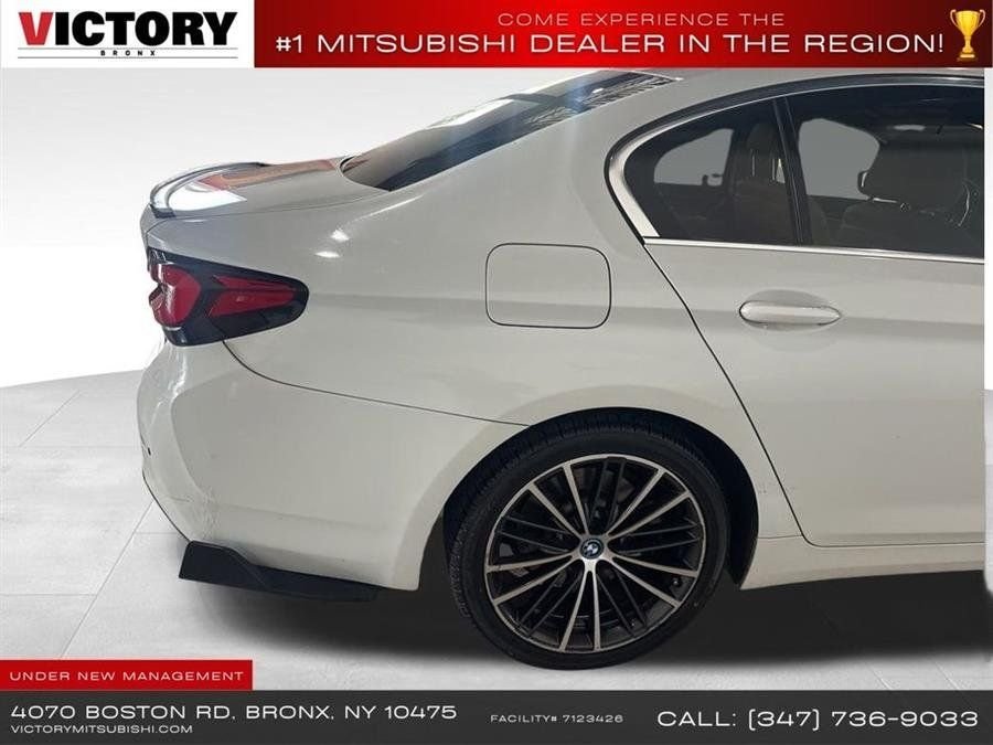 Used 2022 White BMW 530e iPerformance image 10