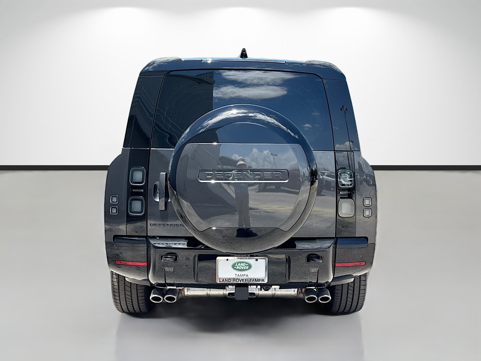 New 2026 Carpathian Grey Land Rover V8 image 4