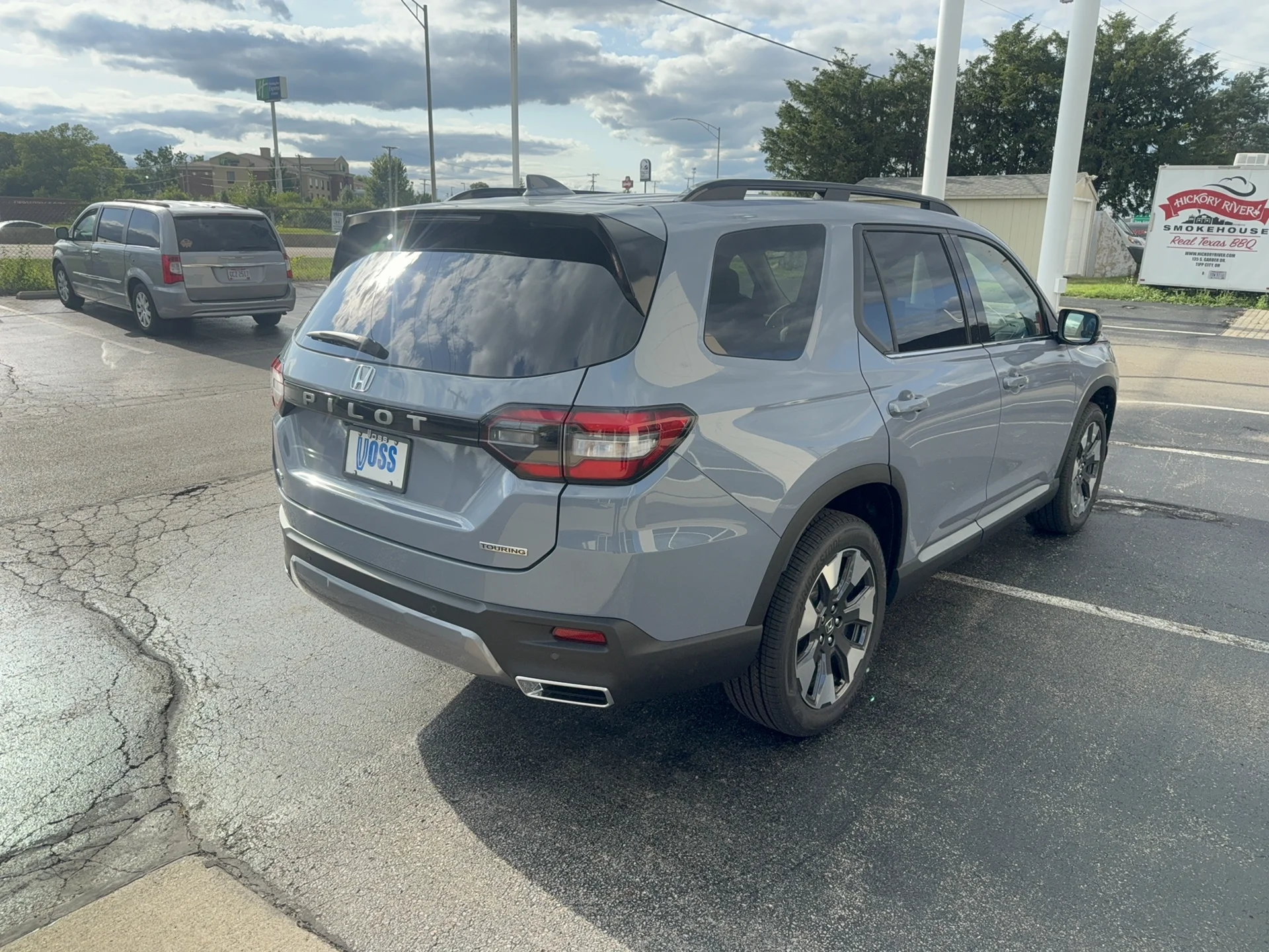 New 2026 Sonic Gray Pearl Honda Touring image 5