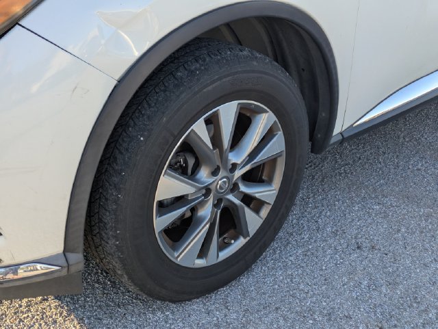 Used 2015 White Nissan SV image 6