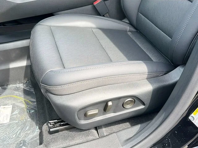 2027 Chevrolet Equinox LT - Photo 23