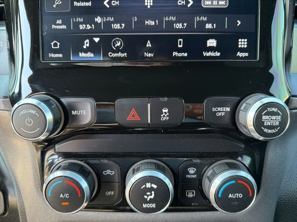 Used 2022 Silver Ram Tradesman image 35