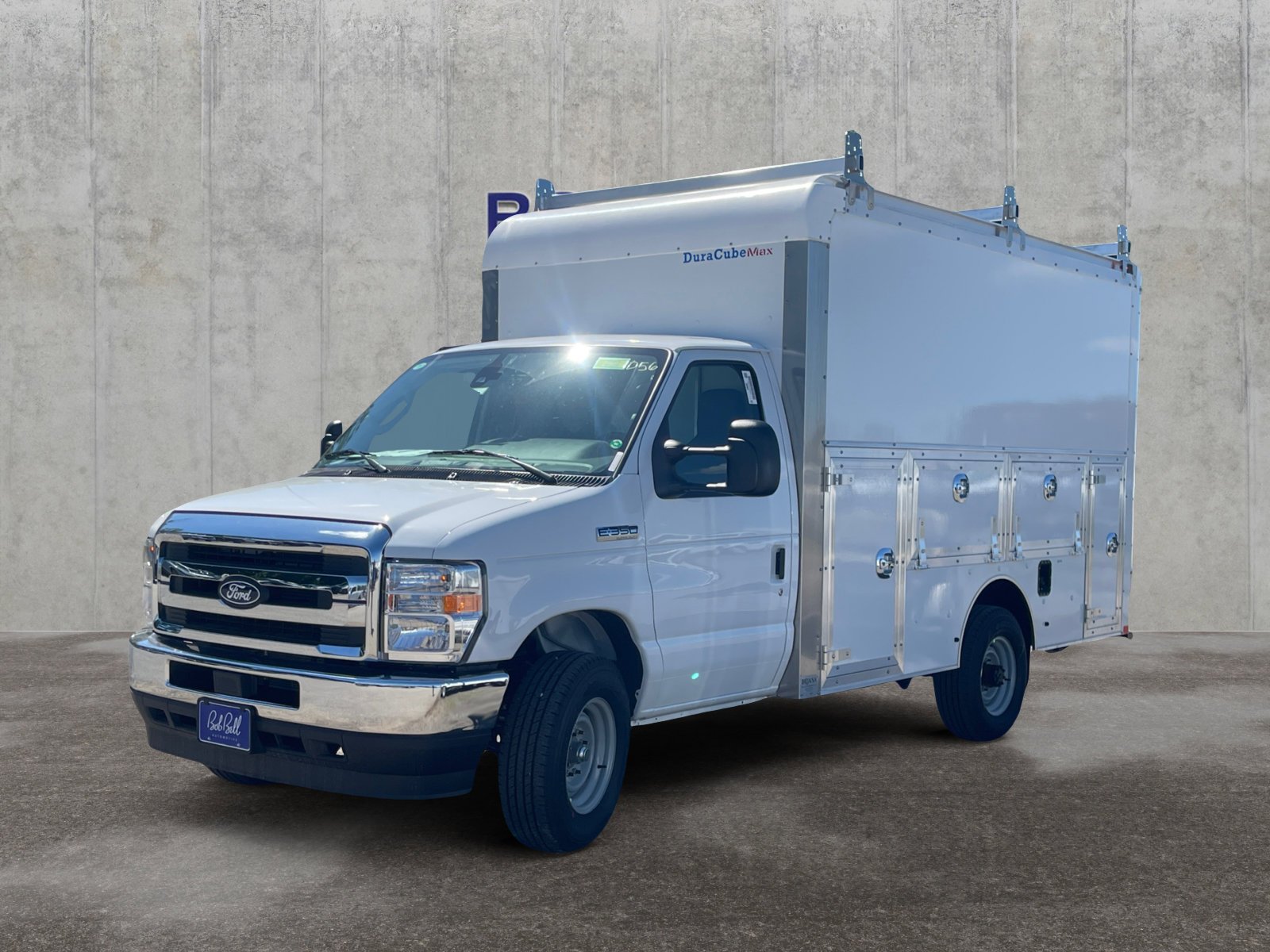 2027 Ford E-Series SRW E-350 Super Duty 138 in WB's photo