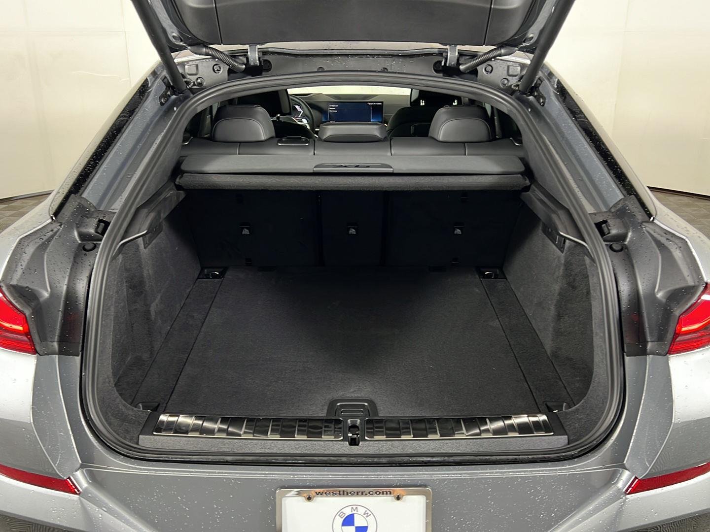New 2027 Skyscraper Grey Metallic BMW M60i image 26