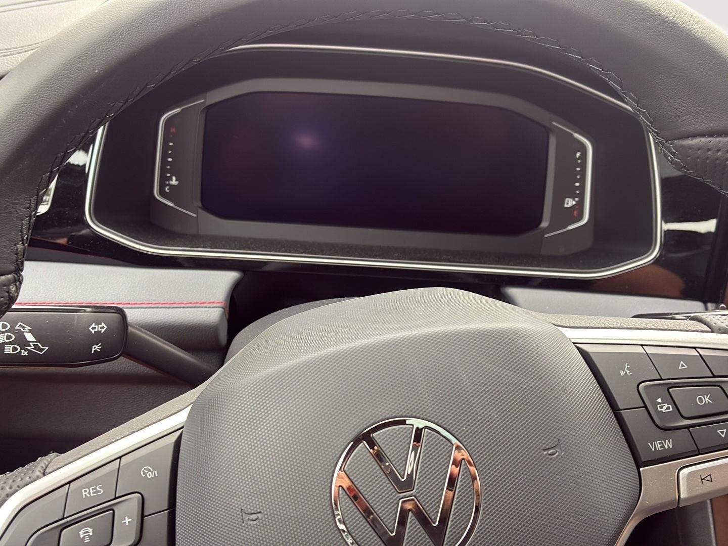 New 2026 Deep Black Pearl Volkswagen Autobahn image 31